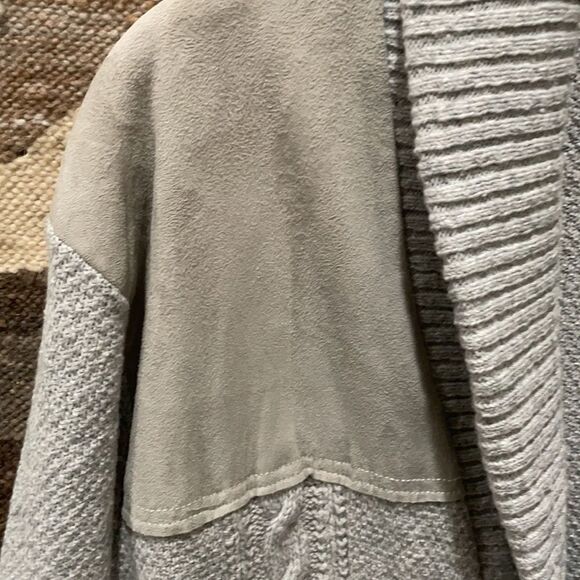 VTG Challenger cablekint and suede grey cardigan - Picture 5 of 10